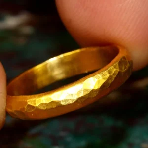 Gold Ring – 18K